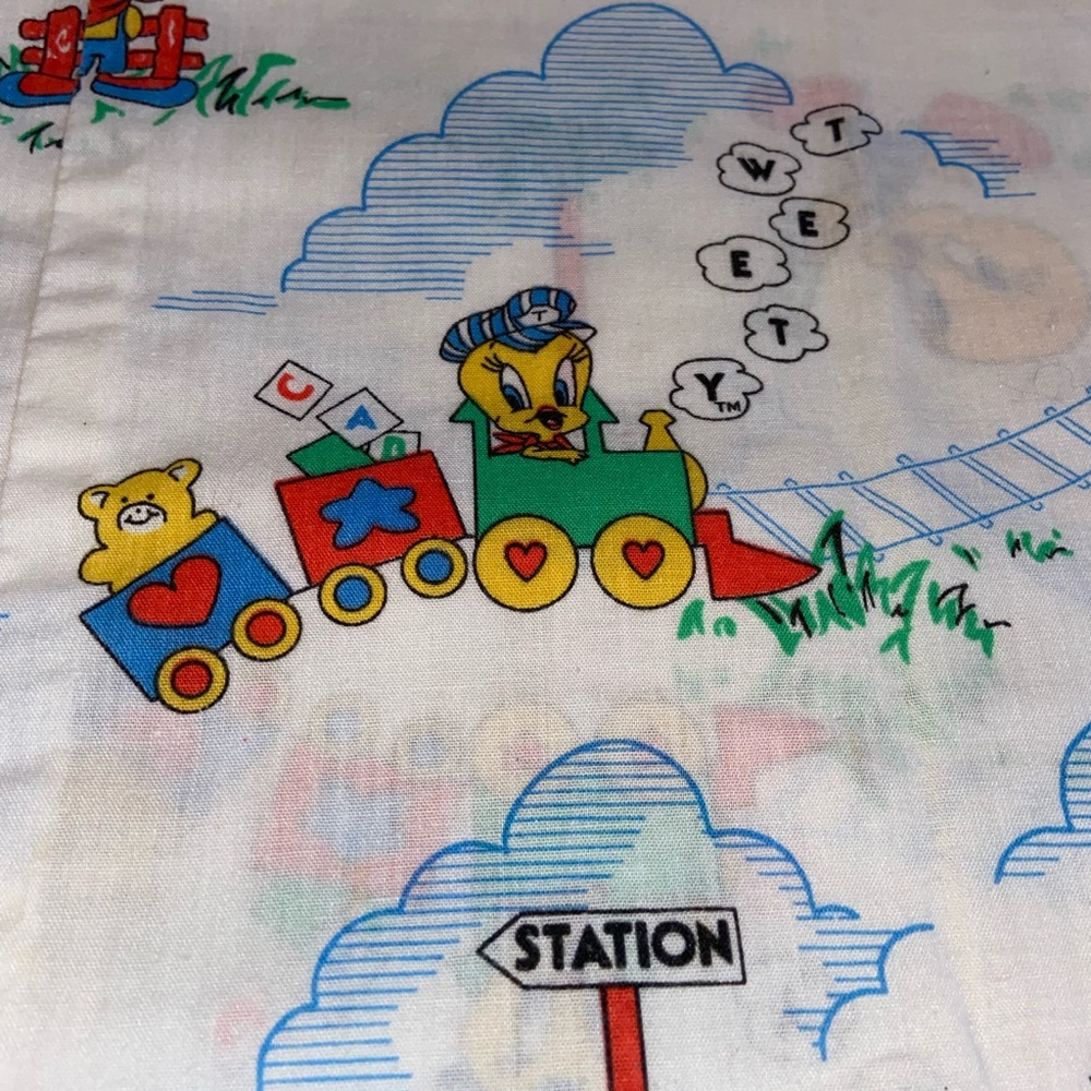 2 vintage tweety bird pillow cases